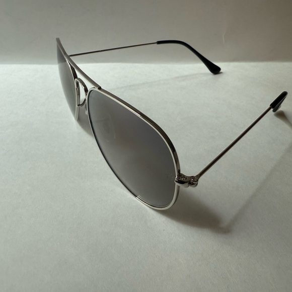 Ray-Ban Aviator Sunglasses RB3025 58mm Silver Frame & Gray Gradient Lenses003/32 - Picture 7 of 12
